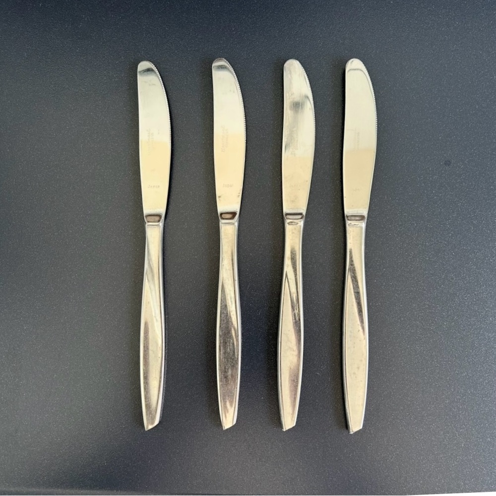Vintage Lot (4) Crestmark Dinner Knives Stainless Silverware Flatware